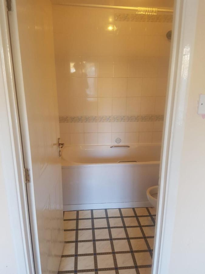 Ensuite Room Near Canal Southall Exterior photo